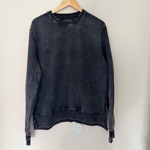 Lily& Lottie acid wash crew neck sweater size s/m